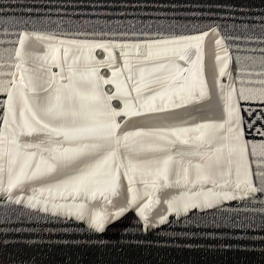 Abercrombie & Fitch size 27/ 4 R high rise white denim shorts